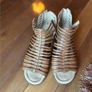 Journee Collection Metallic Tan Strappy Gladiator Sandals